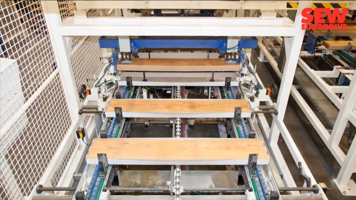 Bên trong nhà máy sản xuất sàn gỗ Châu Âu